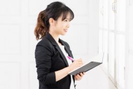 オリエンタルランドの平均年収は低い？高い？職種別・口コミ・最新データを徹底解説！