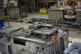 【2025年最新】製造業の平均年収は実は高い？業界別・職種別・年代別データで徹底比較