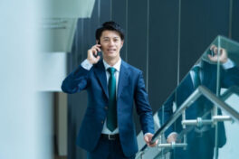 商社マンとは？年収・仕事内容・必要スキルなどを徹底解説｜総合商社・専門商社の違いも】