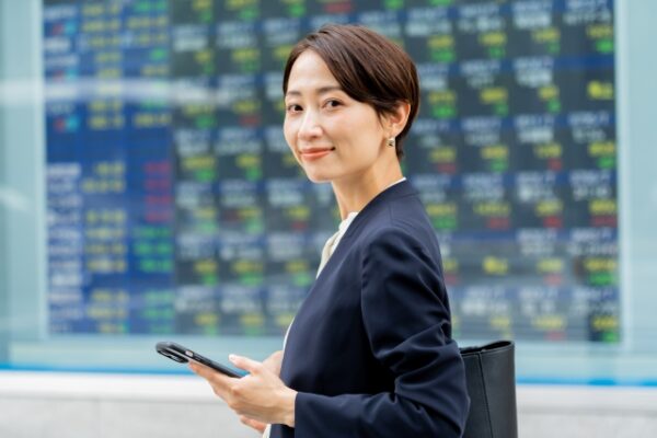 IBM（日本IBM）の年収完全ガイド｜平均年収・職種別給与・コンサル年収と評価