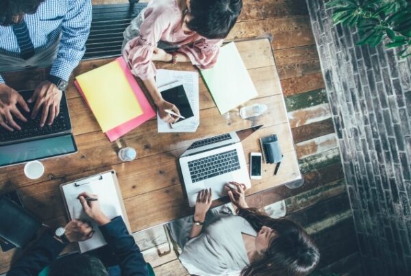 電通と博報堂の違いを徹底比較｜年収・社風まで