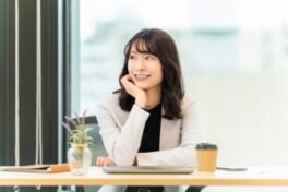 ユニ・チャームの平均年収は？年齢別・役職別給与や口コミ評判を徹底解説