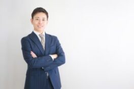 日本経済新聞社の年収は高い？平均給与・年代別年収・口コミ評判を解説
