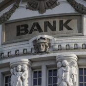 三菱UFJ銀行は第二新卒でも転職できる？採用難易度・選考対策・年収・働き方を徹底解説